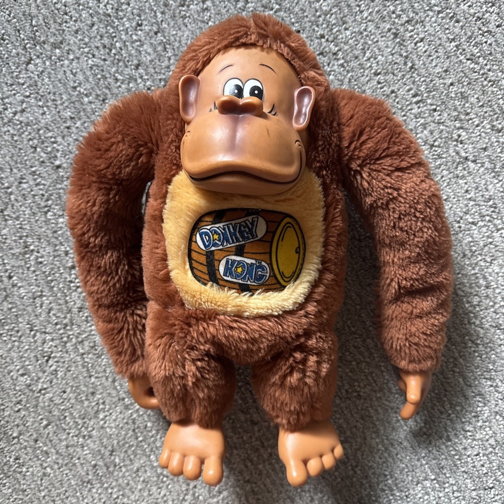 Vintage 1982 Nintendo Donkey Kong plush toy by Etone 13"
